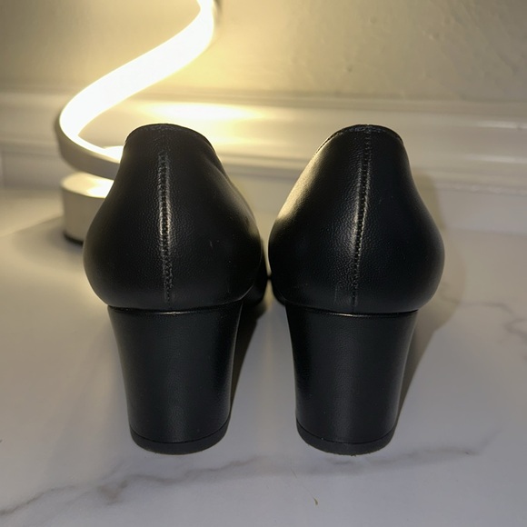 NWOT Chanel Uniform Pumps - Picture 3 of 5